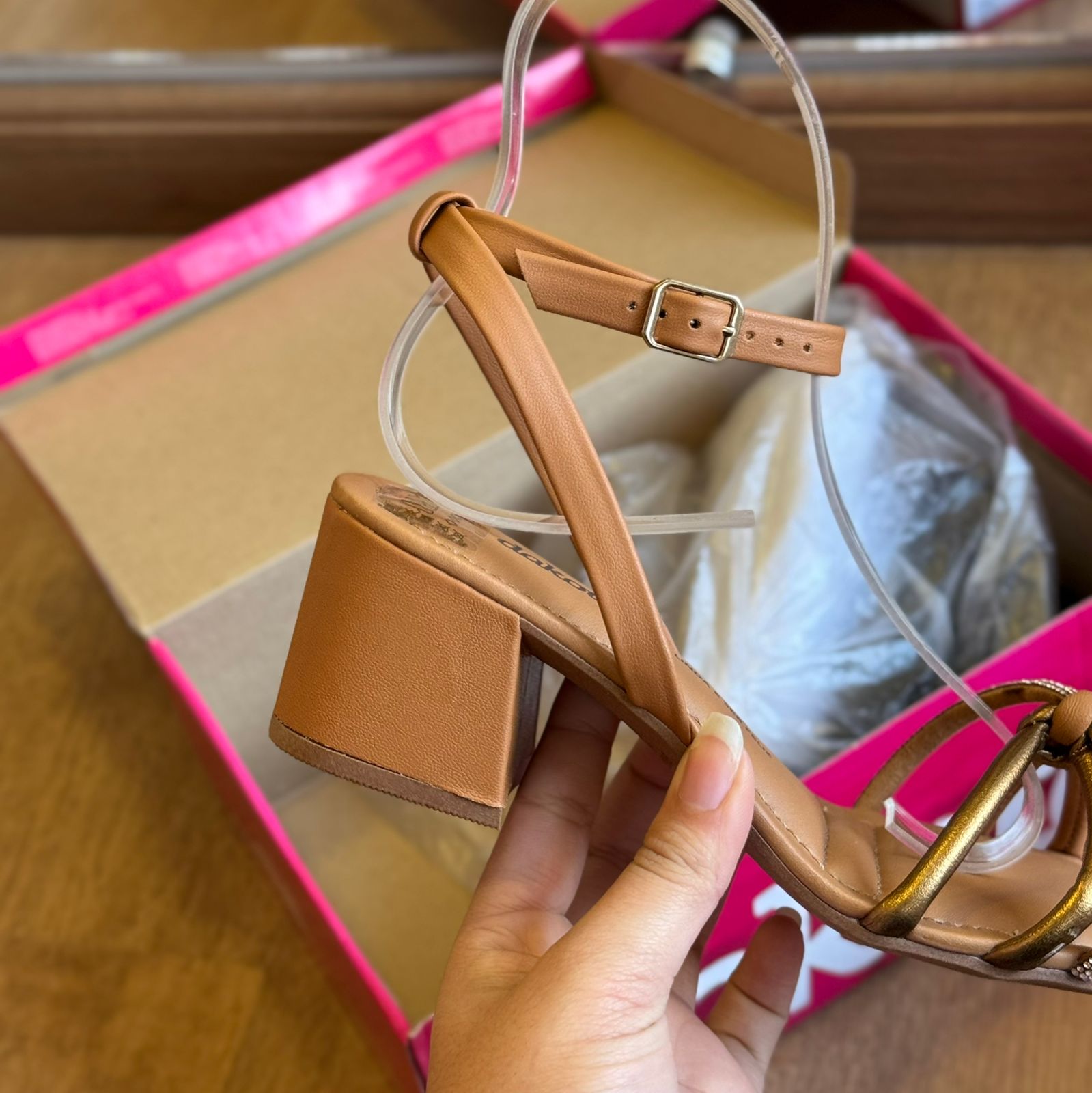 Salto Dakota Tornozelo de Couro Y9413