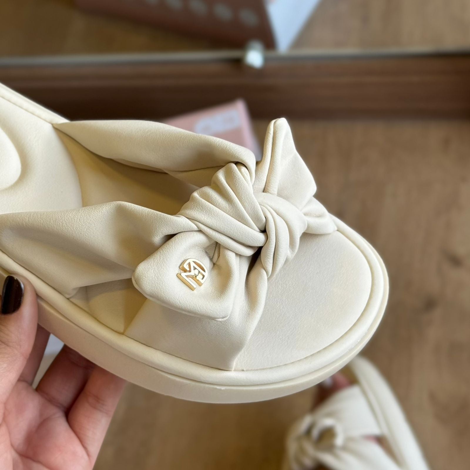 Sandália Modare Detalhe de Laço