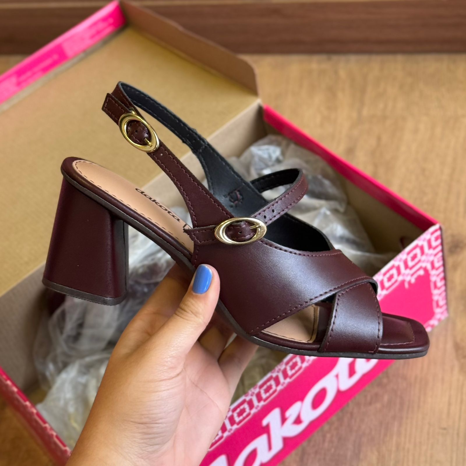 Sandália Dakota de Salto Bloco Tiras Cruzadas Y9201